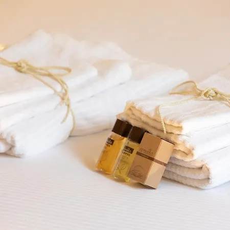 Elegantia Luxury Rooms-2